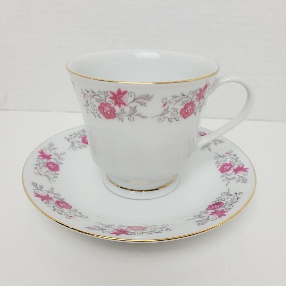 Vintage Porcelain Floral Hot Pink Fuchsia Teacup & Saucer Gold Trim 5 STARS